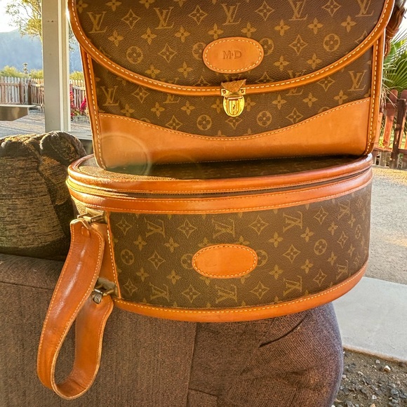 COPY - Louis Vuitton Travel Pair. Vintage & Real from late ‘80’s Made by the Fr… - Picture 7 of 10